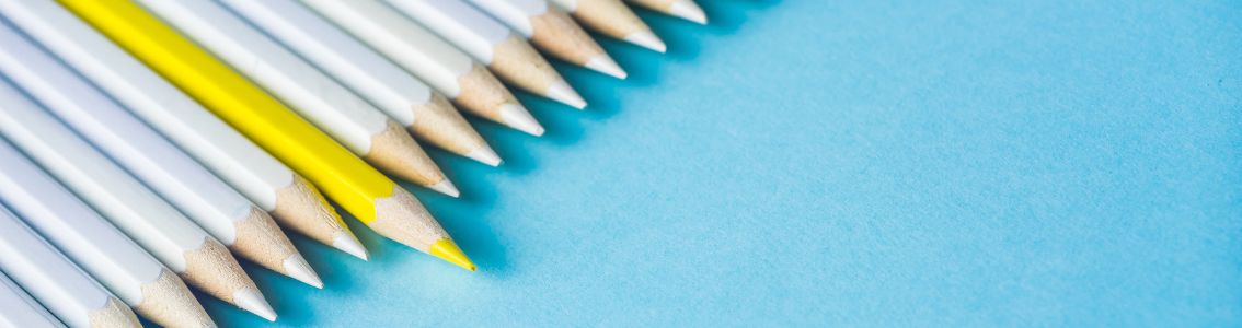 Witte potloden en kleurpotloden